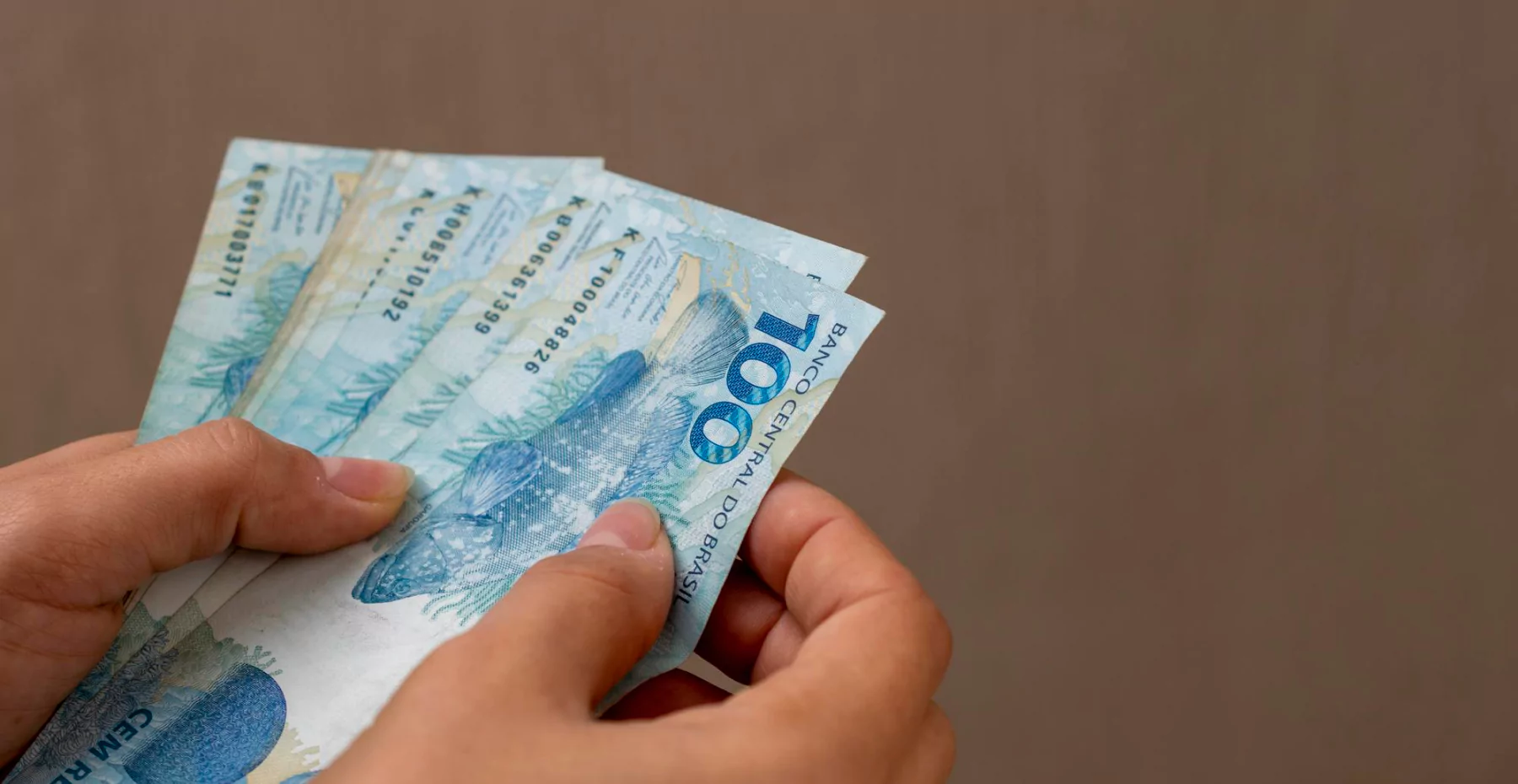 img of Adiantamento salarial: como funciona, quem tem direito, diferenças, cálculo e regras da CLT para empresas