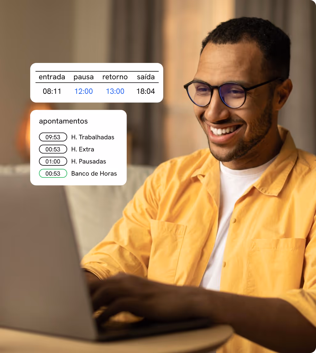 Homem sorrindo de frente para um notebook, com prints da escala registrada no dia sobre a imagem.