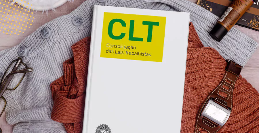 imagem de um livro fechado, em sua capa tem os dizeres: CLT