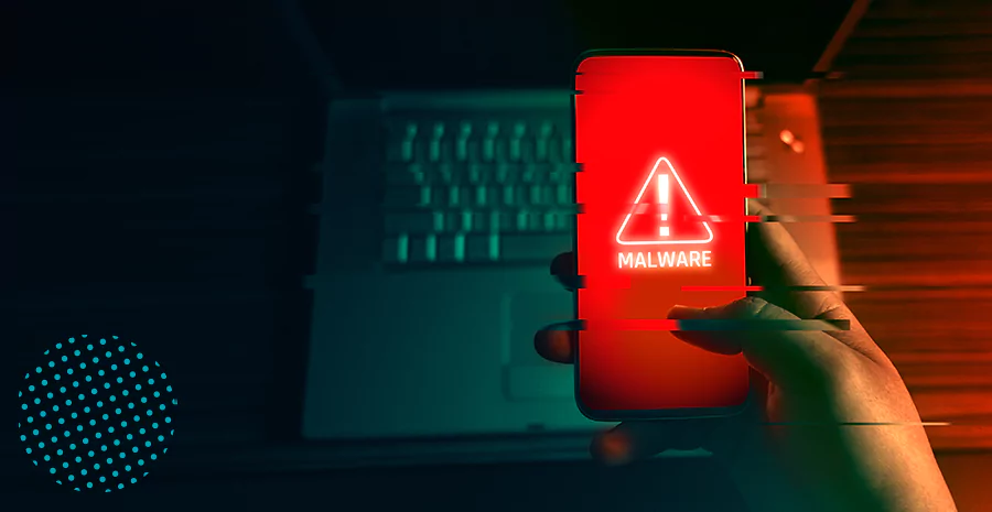 Um celular apresentando um alerta de malware