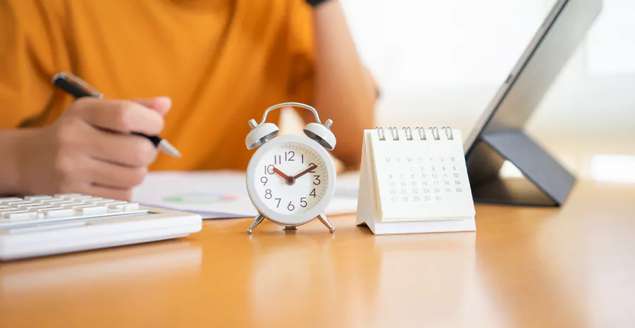 Imagem de Entenda tudo sobre a jornada de 44 horas semanais: o que diz a lei, como funciona e vantagens para empresa e colaborador