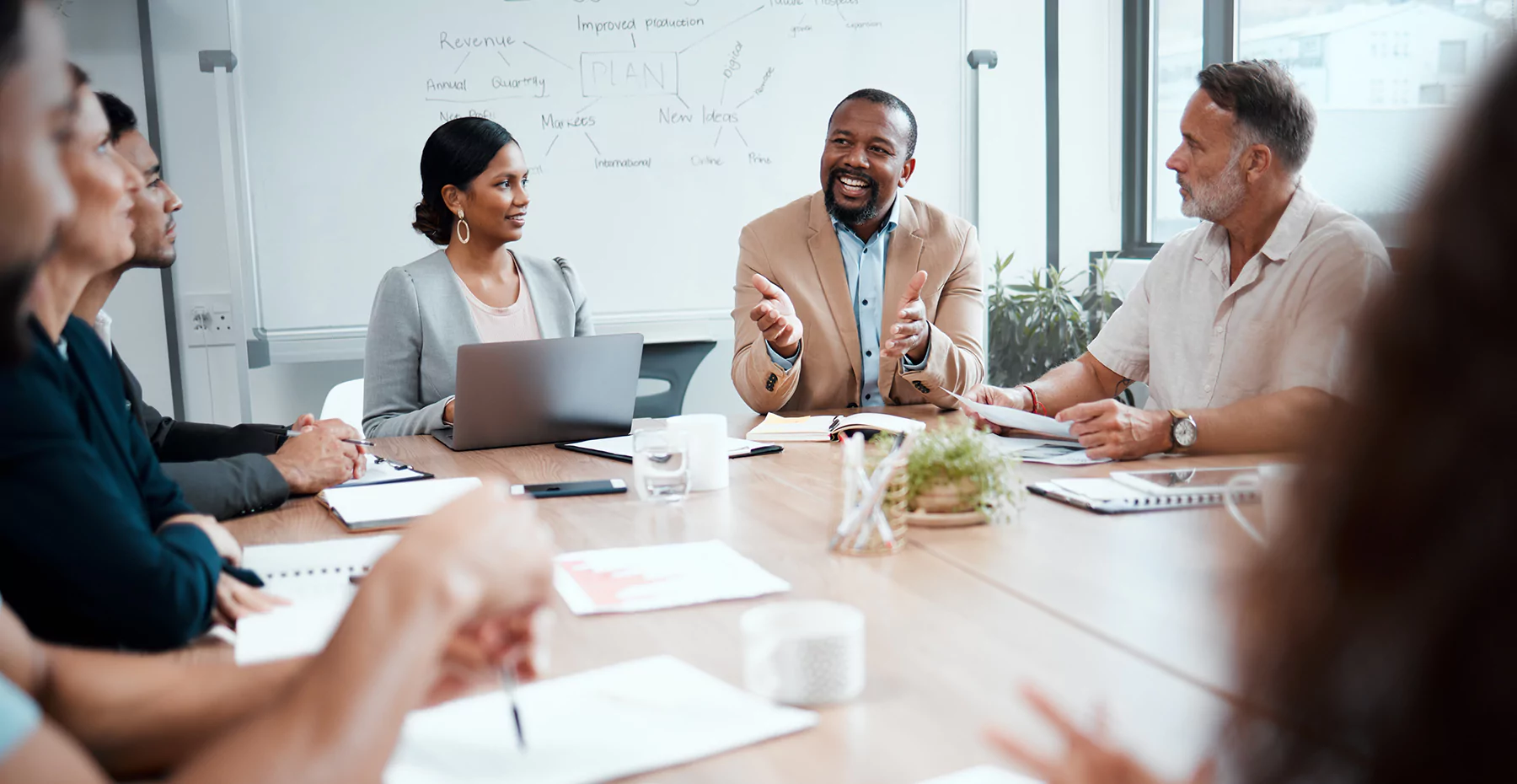 Imagem de Saiba como elaborar uma pauta de reunião eficaz, com dicas e exemplos práticos!