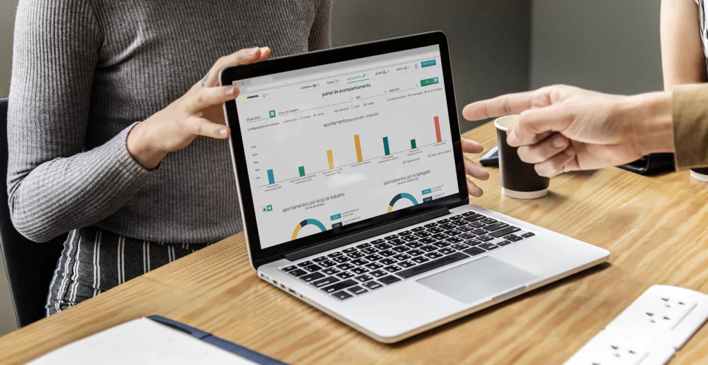 imagem da interface da pontotel aberto em um notebook 